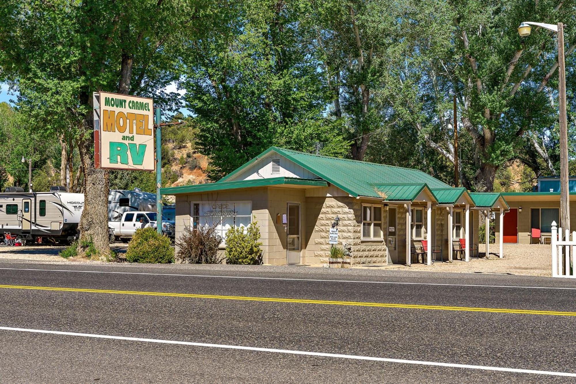 Mount Carmel Motel In Southern Utah Desert Room 6 Exterior photo